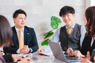 入社後は先輩がしっかりとあなたの成長をサポートします。