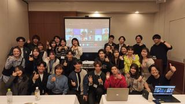 ３か月に一度対面でキックオフミーティングを開催し、各ユニットの活動報告や事業・経営方針の発表を行います。また、good luck Award では各ユニットでクォーターごとに活躍したインターン生を表彰し、社長からトロフィーが授与されます。