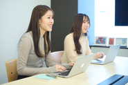 現役エンジニアが指導する自社カリキュラムはオンラインで進めます！自由度が高く、質問は24ｈ可能！