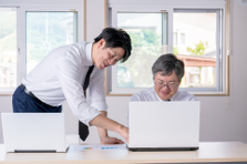 Go, PHP / React.js成長したいフルスタックエンジニア募集