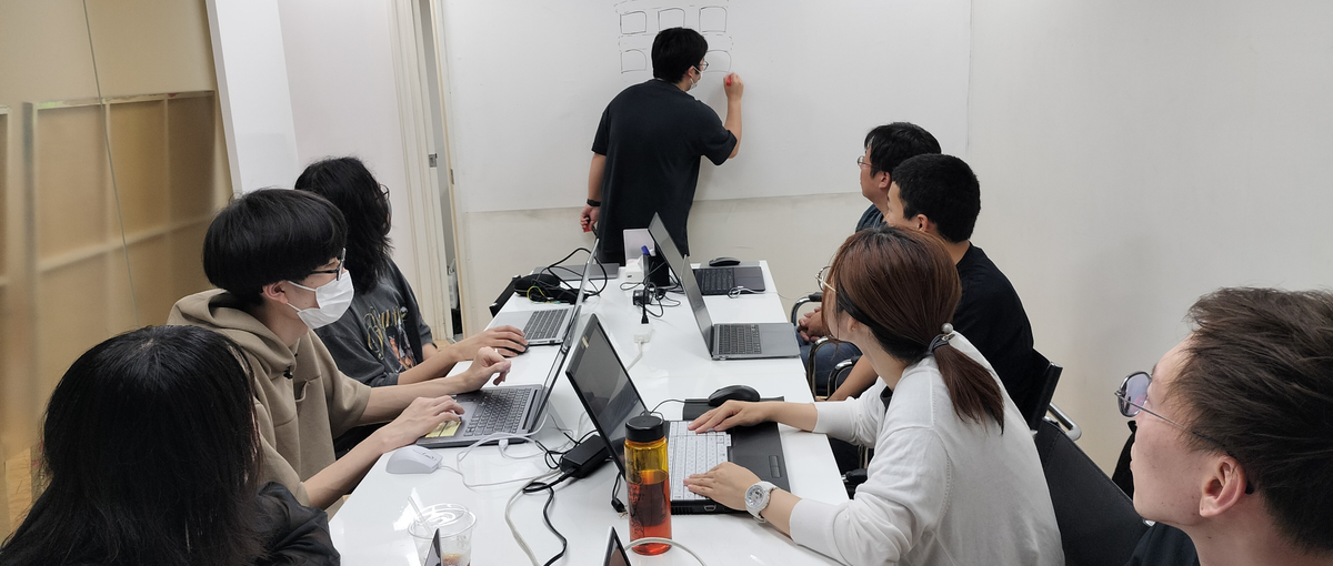 未来を決めるのは、あなた次第！思い切った行動・選択を！