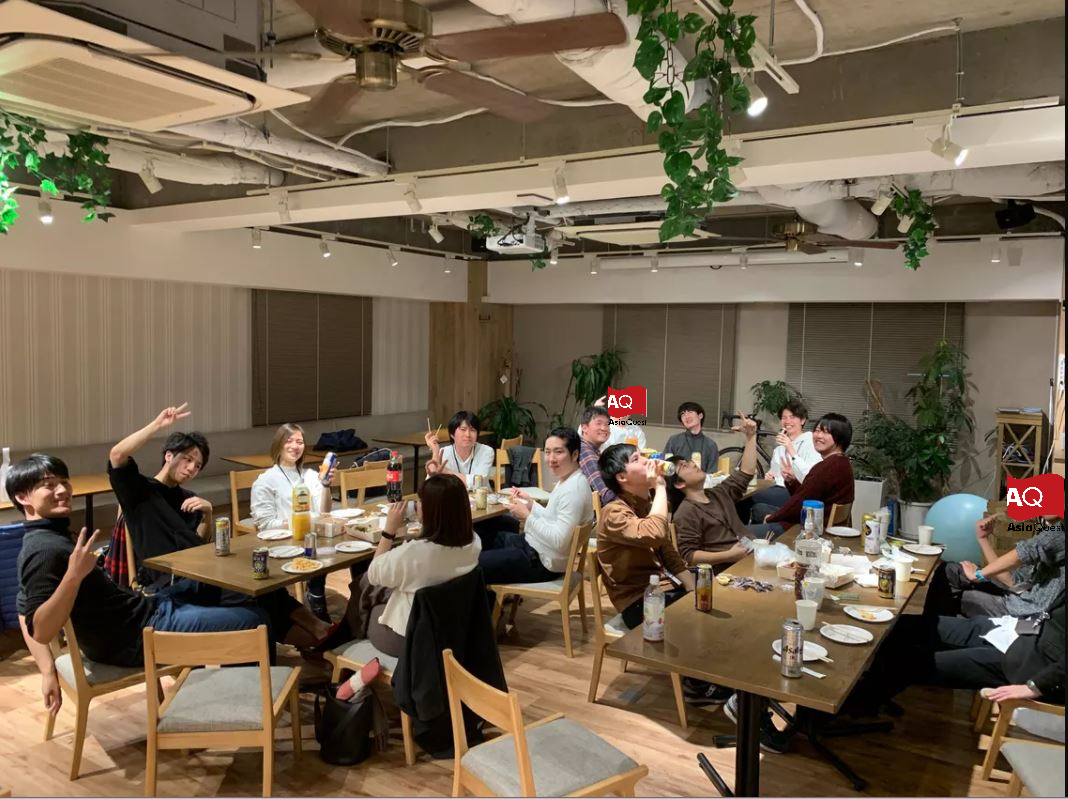 会社のカフェで飲む酒が旨い