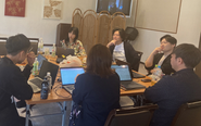 事業合宿では、経営陣と共に課題に深く向き合い、全力でディスカッションに参加します。全員が「向き合う責任」から決して逃げず、事業づくりにも組織づくりにも真正面から挑み続ける──そんな背中をお互いに見せ合うこと、それが私たちの挑戦をさらに後押しします。