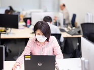 入社創立メンバーの社員です。上下関係が無く、気軽にお話出来るところが当社の魅力です。