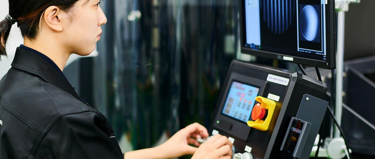 人の技と最先端技術が融合する現場で、あなたの手を試しませんか？