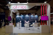 プロダクトを手にとって実感できる展示会のブース