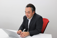 キャリア支援事業部　部長の西上です