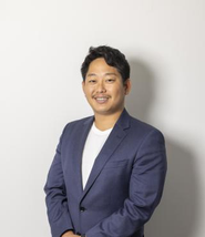 代表の浅尾
