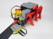 ヒューマンアカデミーのロボット・プログラミング教材を用いて指導していだきます。