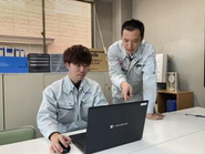 わからないことがあったら、一緒に考えて取り組む姿勢を大事にしています。