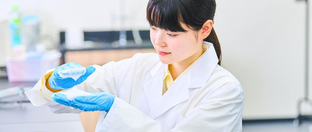 キャリア採用　化粧品開発を支える研究職の募集