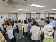 年に2回行われる全社会議後の懇親会の様子です