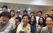 代表の誕生日をお祝いした時の１枚です🎂AtoOneでは若手が中心となって活躍しています！
