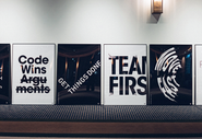 社内に掲出されているWantedly Value Poster。インナーブランディング領域でのデザインもチームの大切な仕事です。