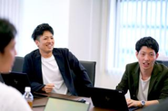 社内会議の様子