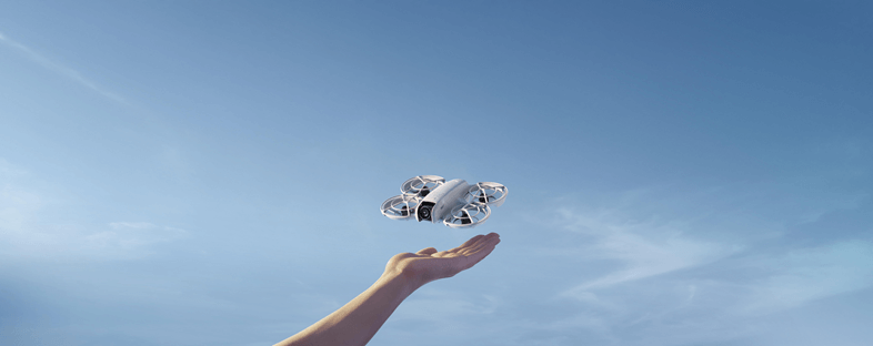 あなたの手から大空へ　空撮ドローンの「小さな奇跡」