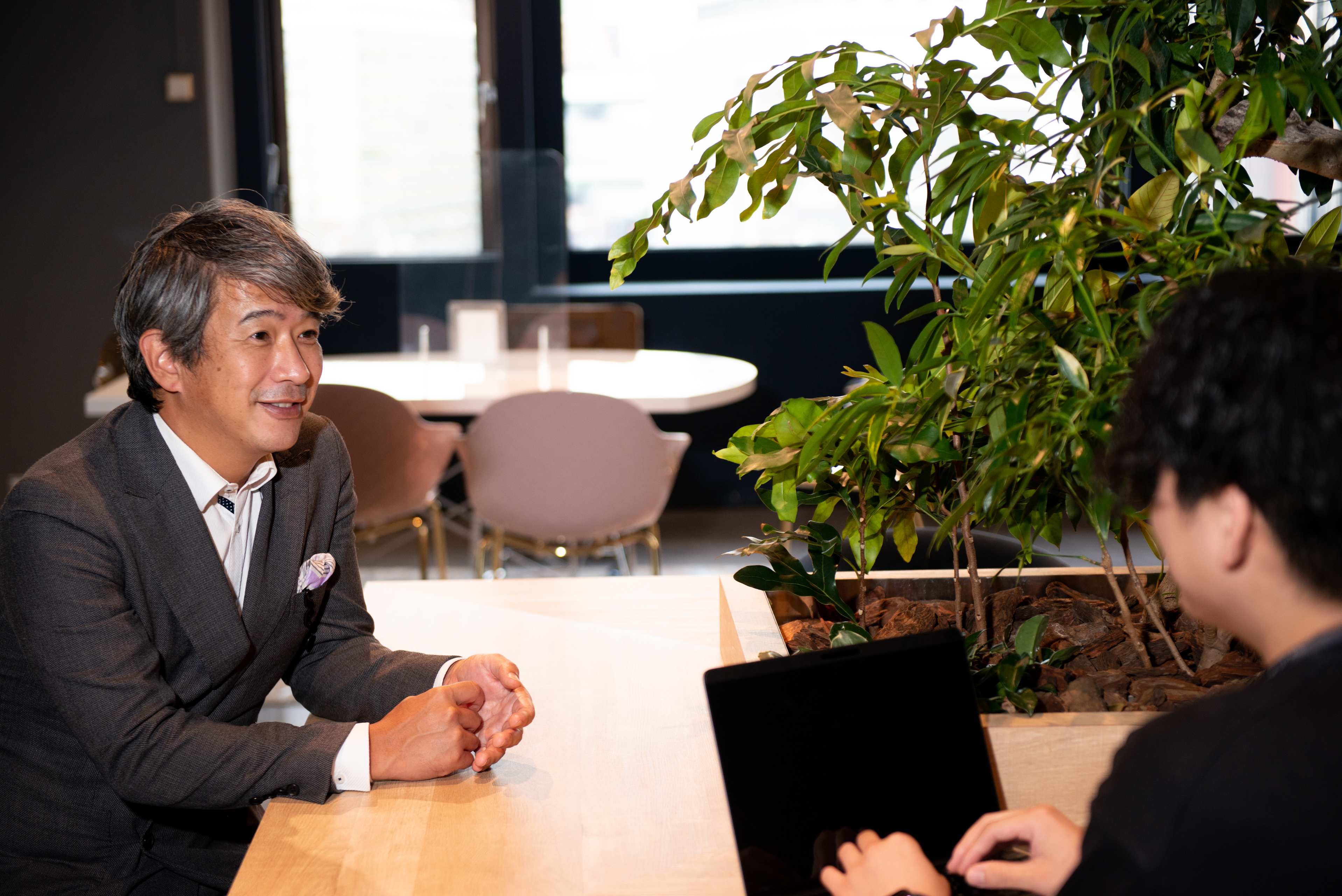 エンジニアの考えや手法が理解できないではなく、経営者自らがスクラムを学びに行く。