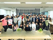 社内パーティーもあり、部署を超えての交流も盛んです。