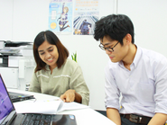 海外から日本に、日本から海外に行き来する社員も