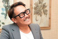 一見強面に見えますが、リノベーション業界に熱い想いをもった弊社CEOの河内。
