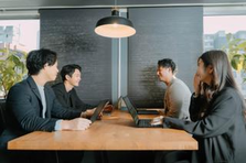 どこでも、誰にでも、モノが売れる人材に。人柄重視の営業ポジション募集！
