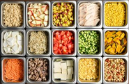 食材の特徴に合わせて、カット方法や分量を調整し、サラダとしての美味しさを追求しています