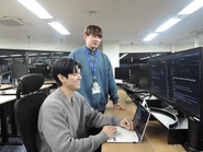 社内の8割がエンジニアであり、インフラエンジニア・サーバーサイドエンジニアが多数在籍しています。