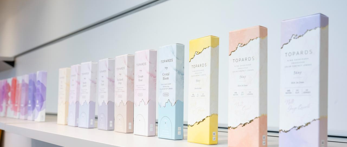 MOLAK等を手掛けるカラコンメーカーのマーケティング/商品企画