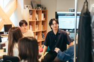 全員がお客様を豊かにするために、何ができるかを日々考えて仕事をしています