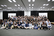 全社総会はビジネスのアイデアを披露する場でもあります。