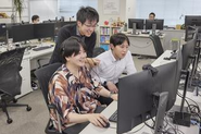 行き詰っていた課題の解決方法がひらめいたら、すかさず仲間に共有して一緒に喜び合いましょう。あなたの発見やナレッジを発信すること＝会社の成長です。自慢話も大いに歓迎です。