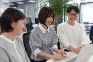 未経験からでも、自ら学び、試しながら技術を積み重ねていけます。