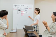 社歴関係なく意見を交わし合う文化です。