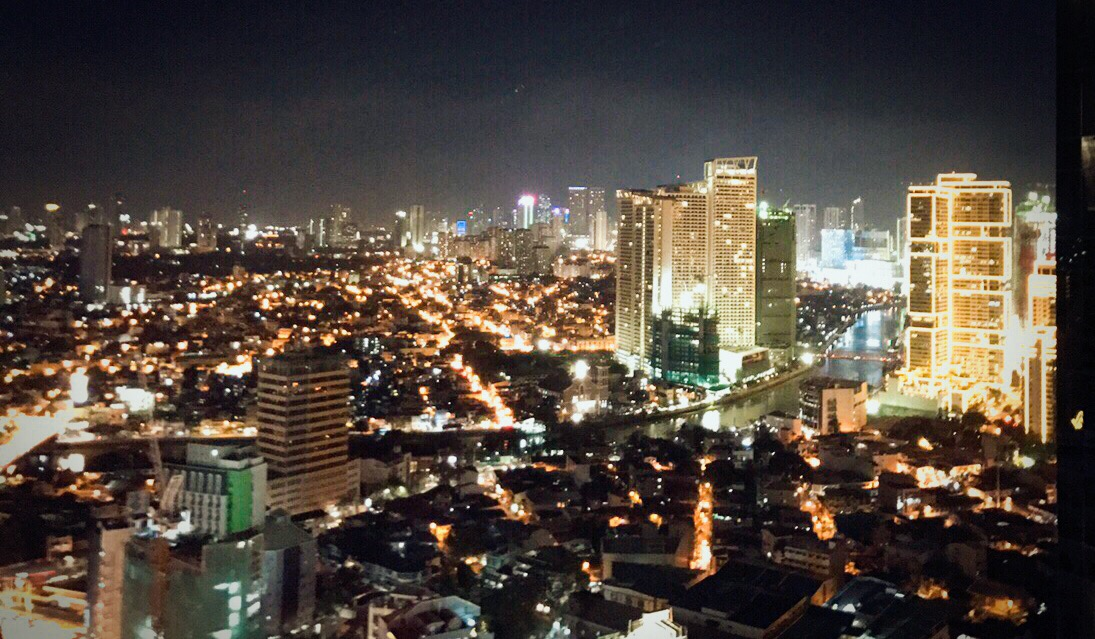フィリピンの熱気と交通渋滞