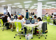 フリーアドレスのグリーンのオフィスです（三重）