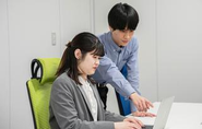 「何をするか、誰とするのか」人材を人財へを合言葉にし、社内・社外問わず、人との繋がりを大事にしています。社会から必要とされる企業グループへ、社員と共に成長を目指しています。