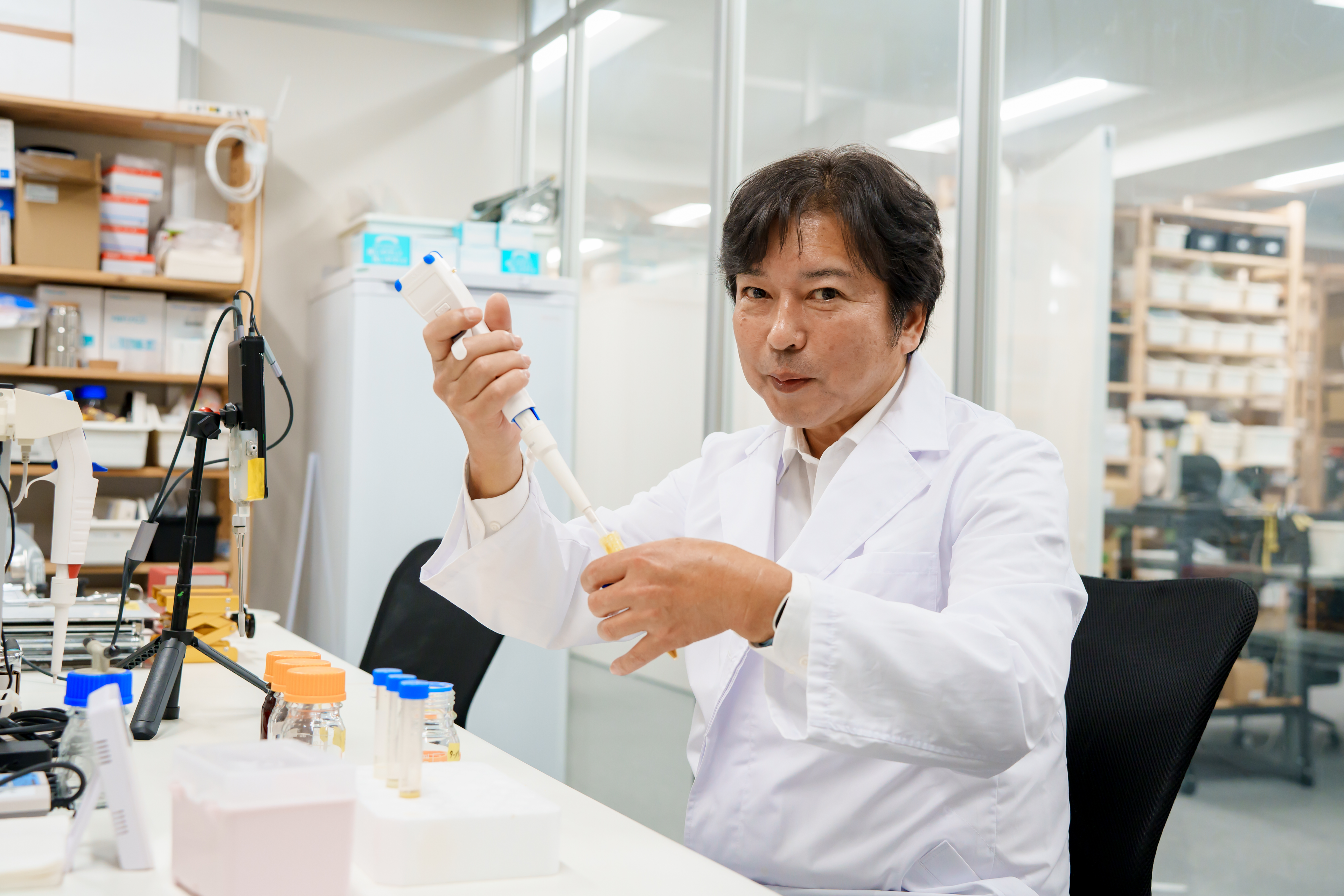 【社員インタビュー】　長年の”におい”への興味が、自分を突き動かした。面白いメンバーと創る世界にワクワクする！