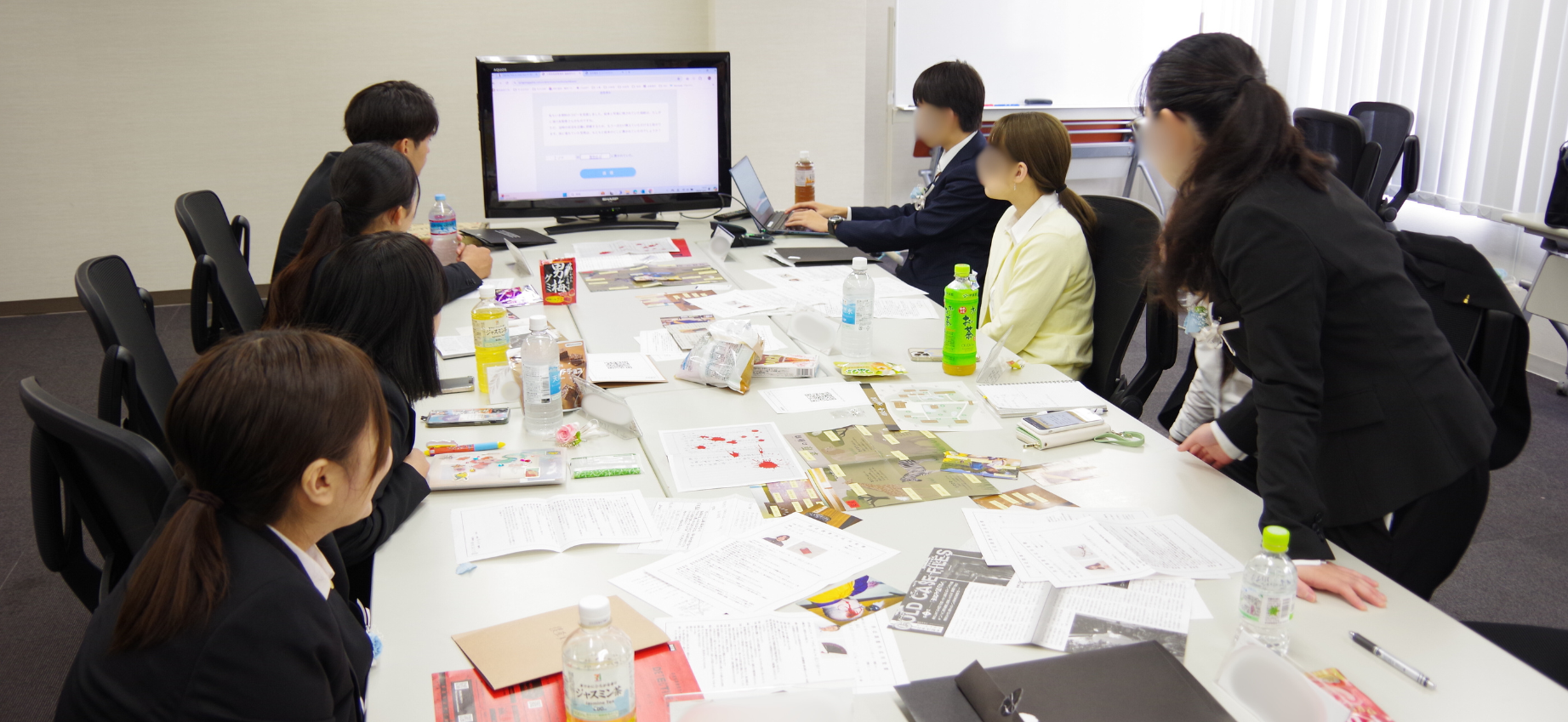 内定者が協力してマーダーミステリーを解決？！