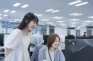 社員同士の年齢も近く、コミュニケーションもフラットな環境