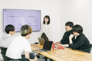 estraの由来は[Education×Strategy]という意味が込められています。