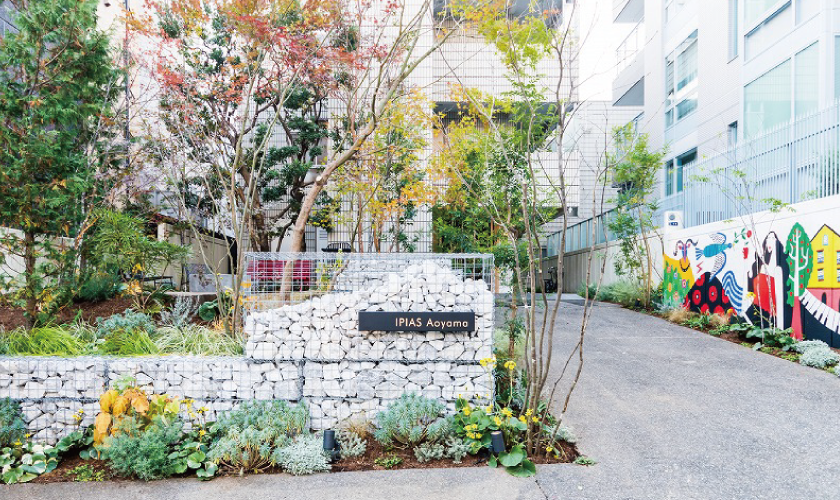 少しは広いところへ引越しました。