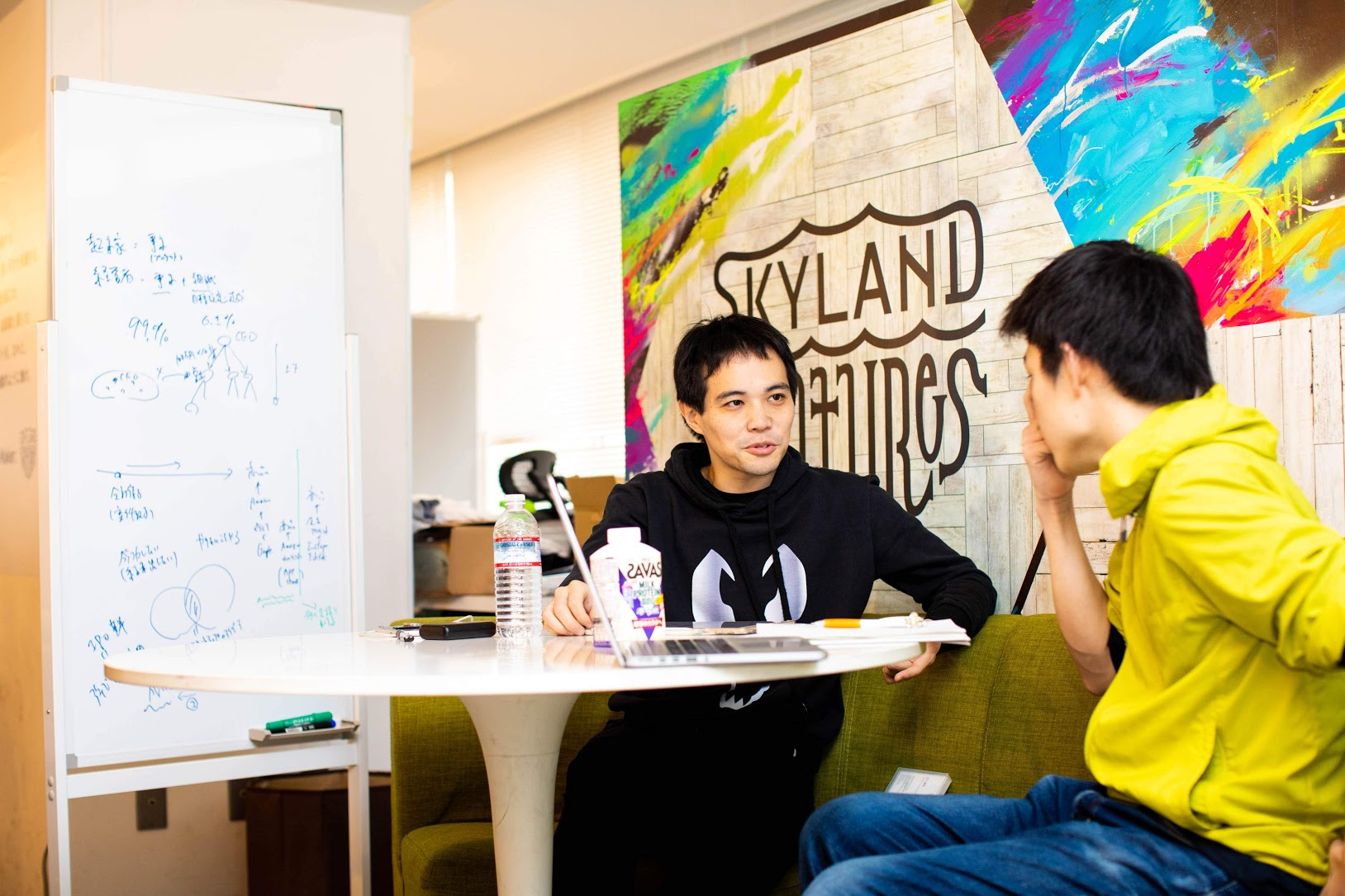 あの起業しろおじさんって何者？メンバーから見るCEO木下さんの生態