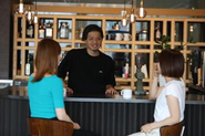 カフェスペースでリラックスしてお話しましょう