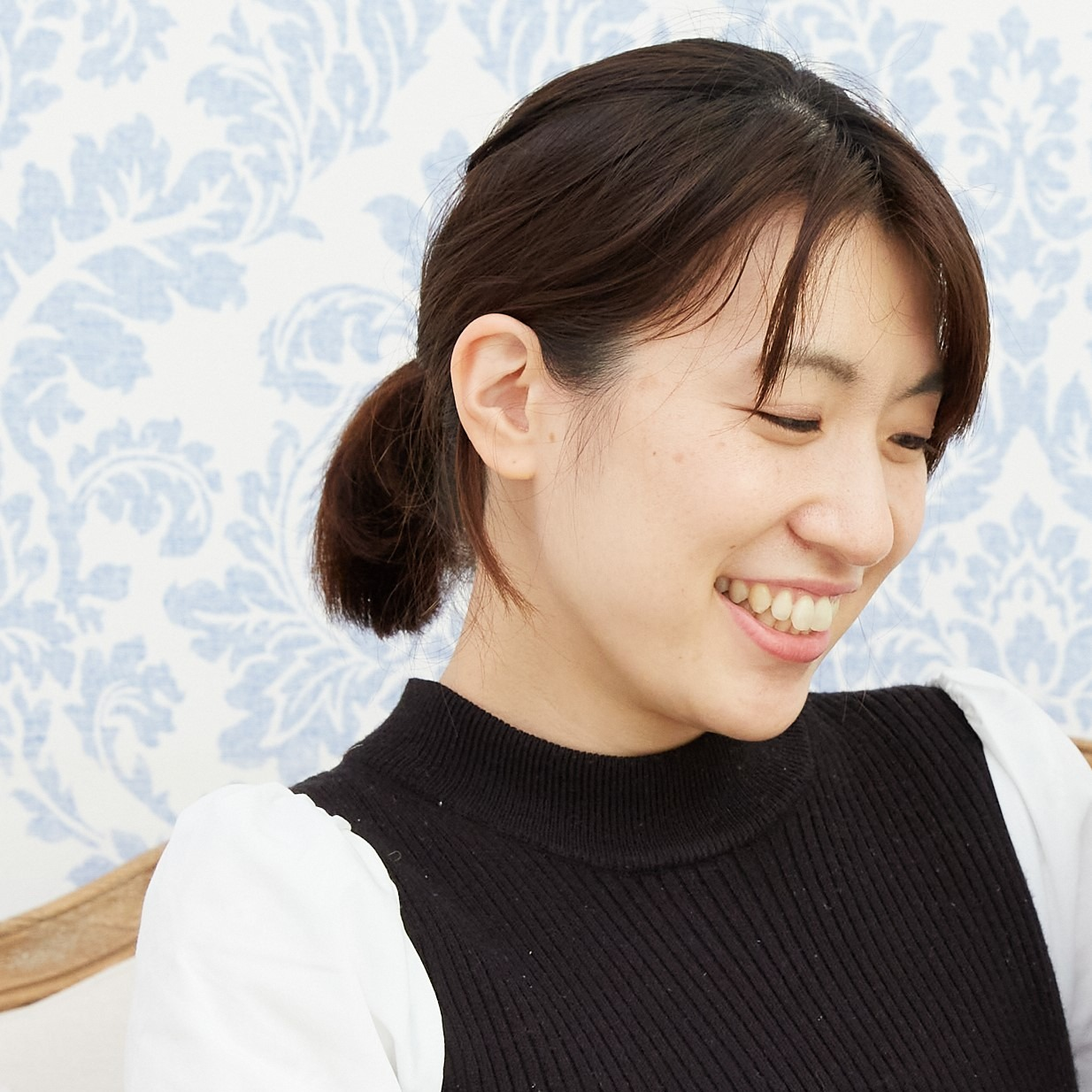 足立 ひとみ