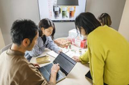 皆でアイディアを出し合うことで、新たな発見があることも。ブレストの時間も大切にしています。