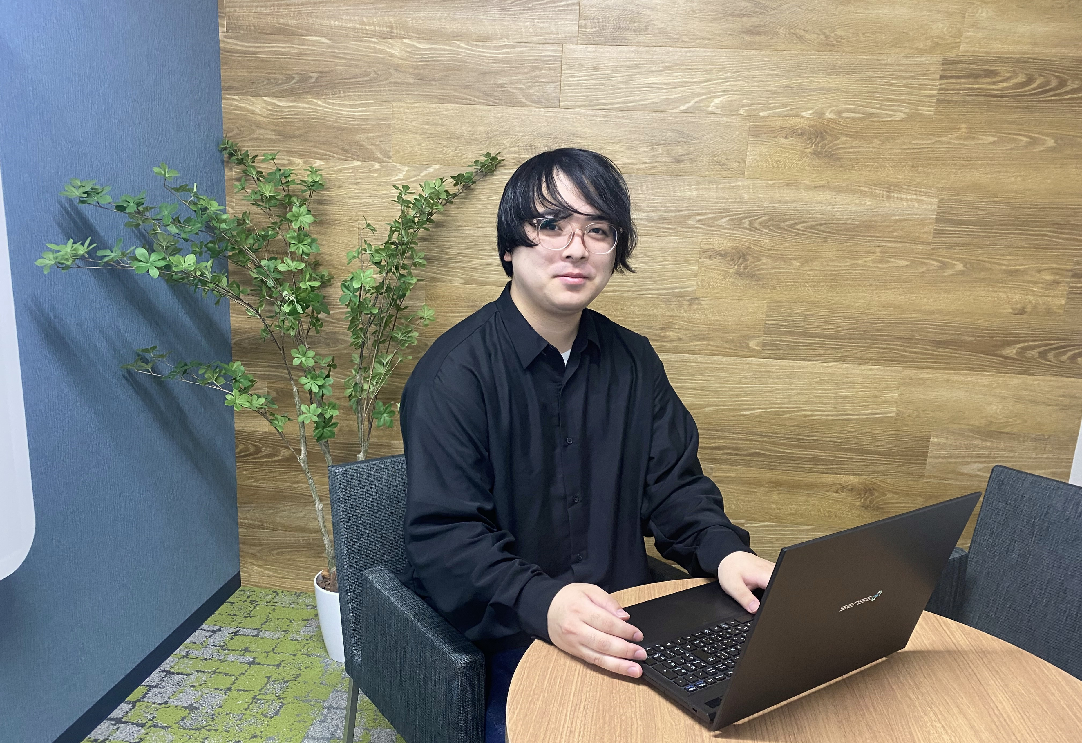 コンビニ店長からエンジニアへ！100％自社で受託開発をする当社で体験できること