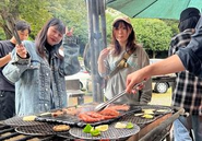 H社様のお疲れ様会のBBQになります。7年ぐらいやってきた現場で思い入れもあり歴史問題などしてみんなで盛り上がりました！