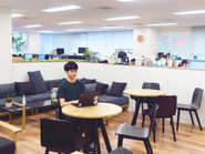 広々としたオフィスでコミュニケーションも取りやすい環境です。