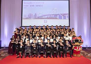 年に1度の決算報告会です。社員一人ひとりの想いが詰まった時間となります。涙と笑いの感動を共に分かち合いましょう！