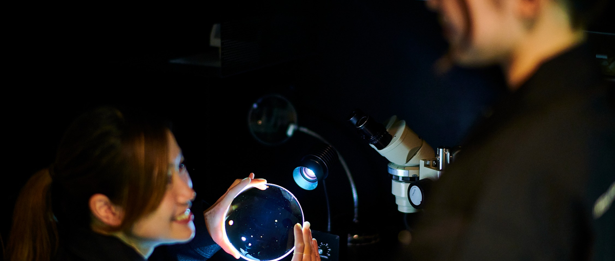 未来を映す、無限の可能性を秘めたレンズメーカー